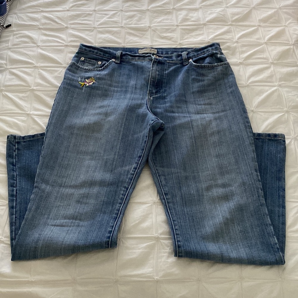 Women’s Zena Jeans with appliqué flowers